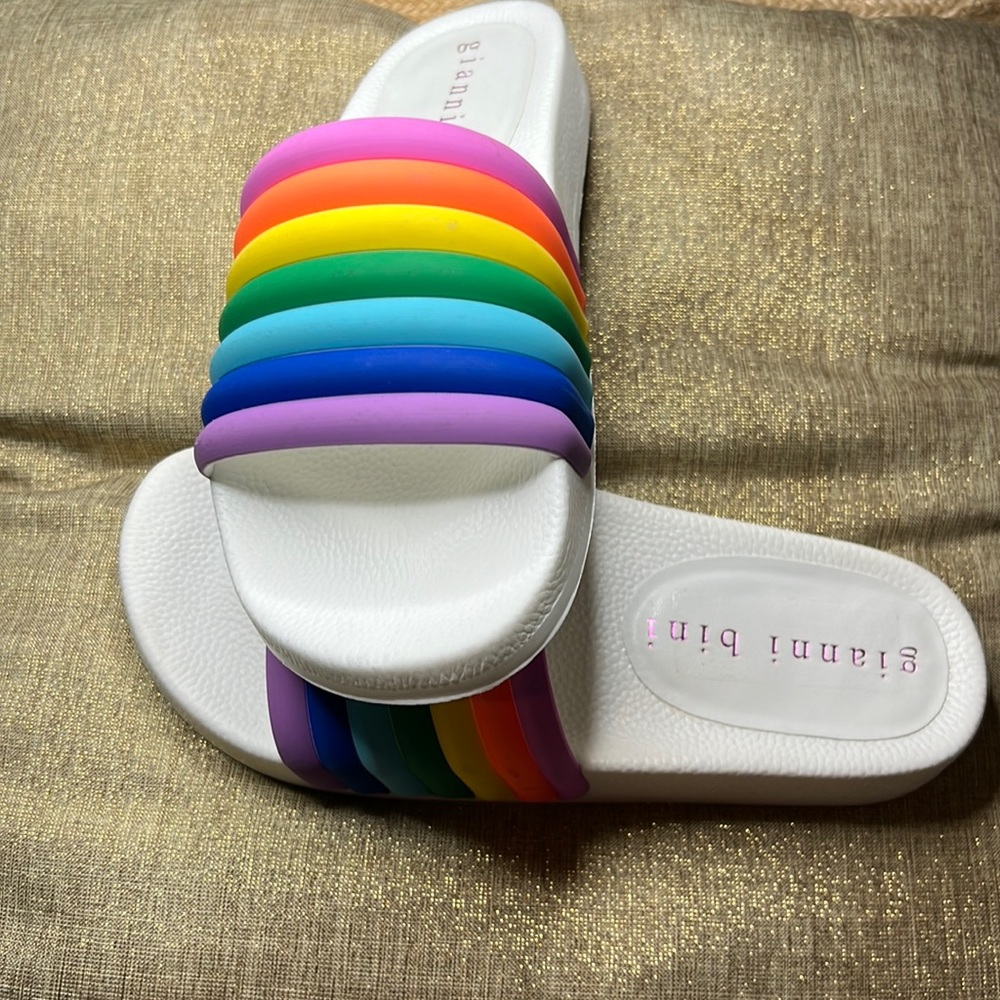 Slippers white multicolored size 7